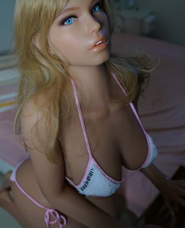 PiperDoll 160cm Jenna Silicone Love Doll "Duty Wife" What is the seamless appeal of the G-cup?