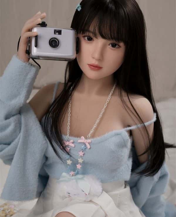 AXBDOLL 140cm GD30 Head Silicone Head + TPE Body Love Doll Review: A medium-sized bust and realistic makeup make this a charming sex doll